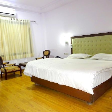 Hotel Utsav Nāthdwāra Екстериор снимка