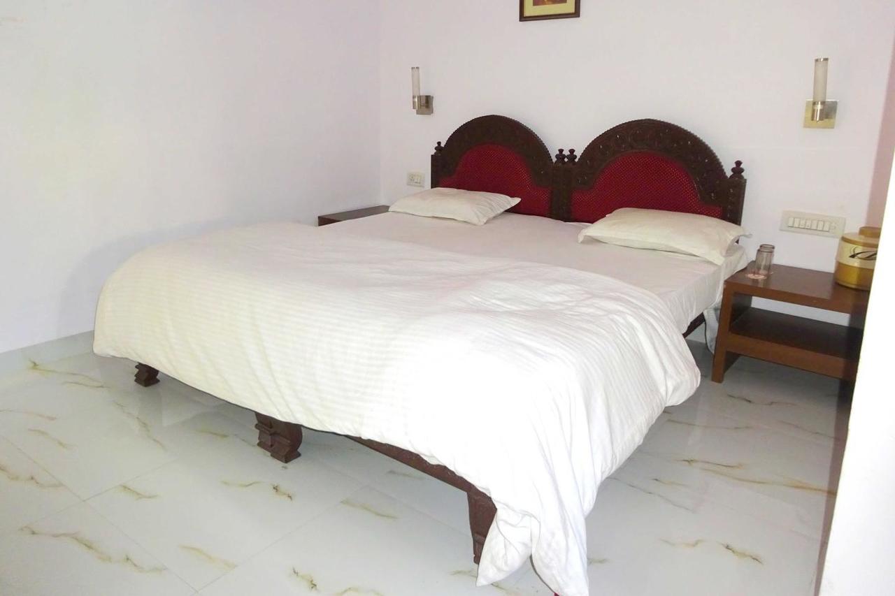 Hotel Utsav Nāthdwāra Екстериор снимка