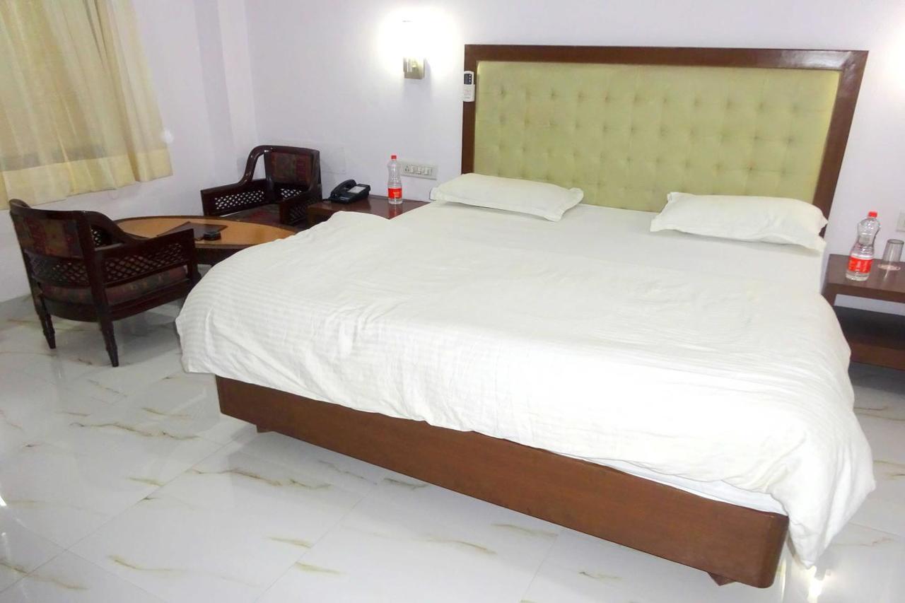 Hotel Utsav Nāthdwāra Екстериор снимка