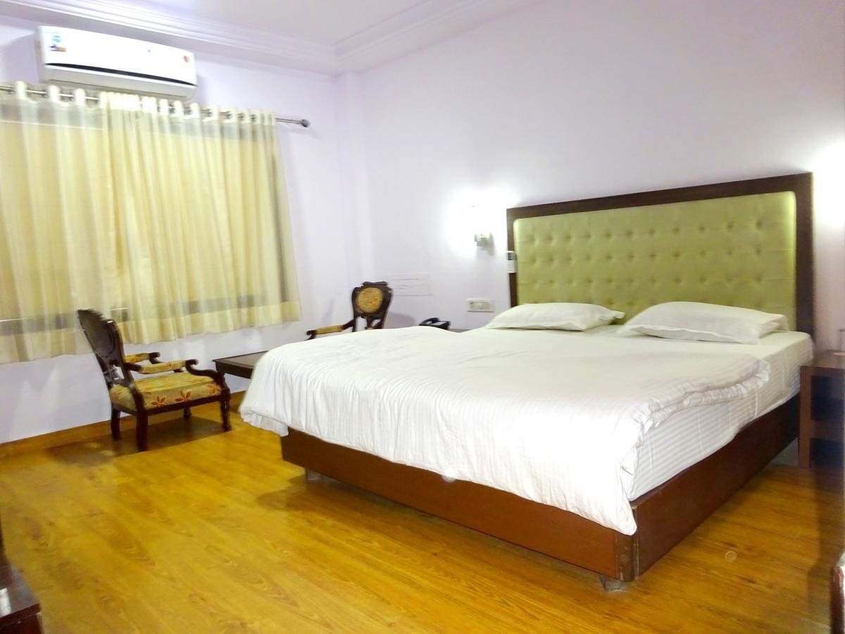 Hotel Utsav Nāthdwāra Екстериор снимка