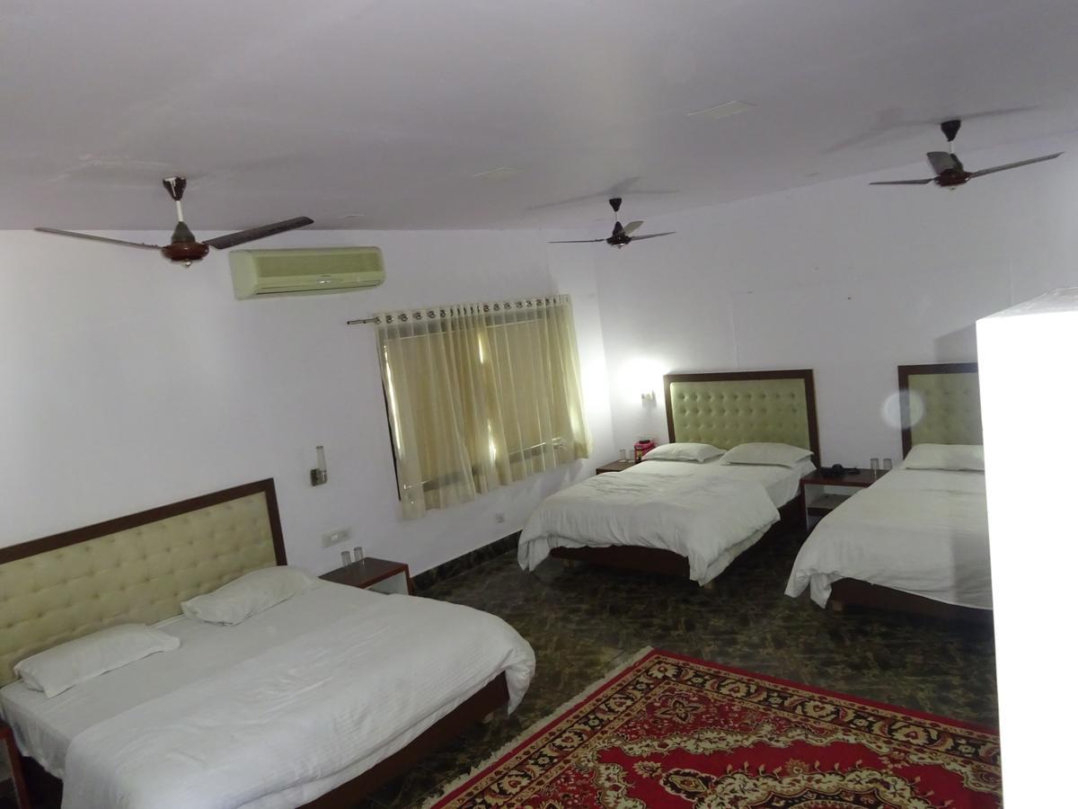 Hotel Utsav Nāthdwāra Екстериор снимка
