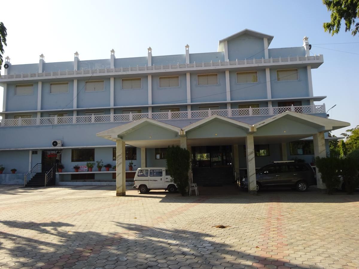 Hotel Utsav Nāthdwāra Екстериор снимка