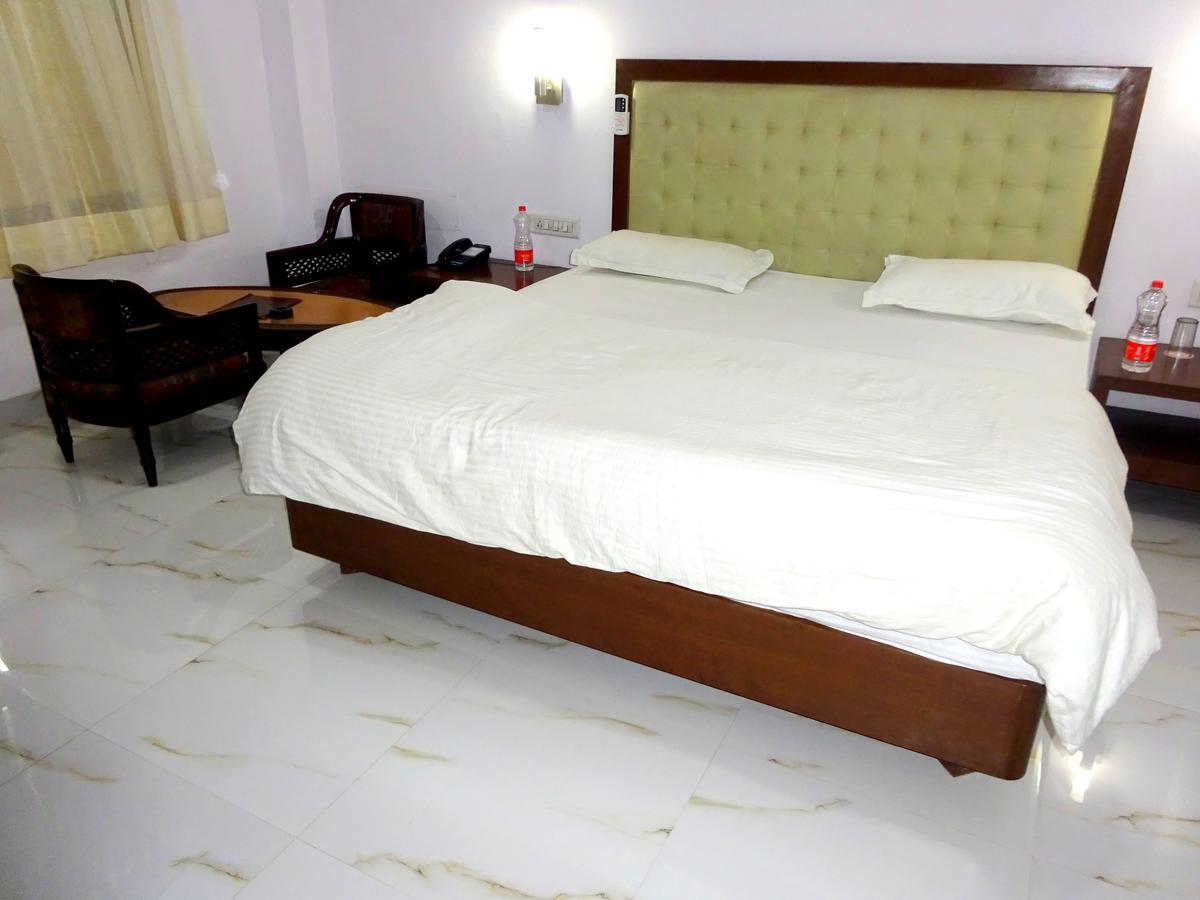 Hotel Utsav Nāthdwāra Екстериор снимка