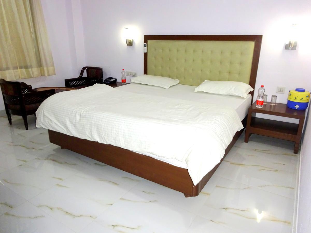 Hotel Utsav Nāthdwāra Екстериор снимка
