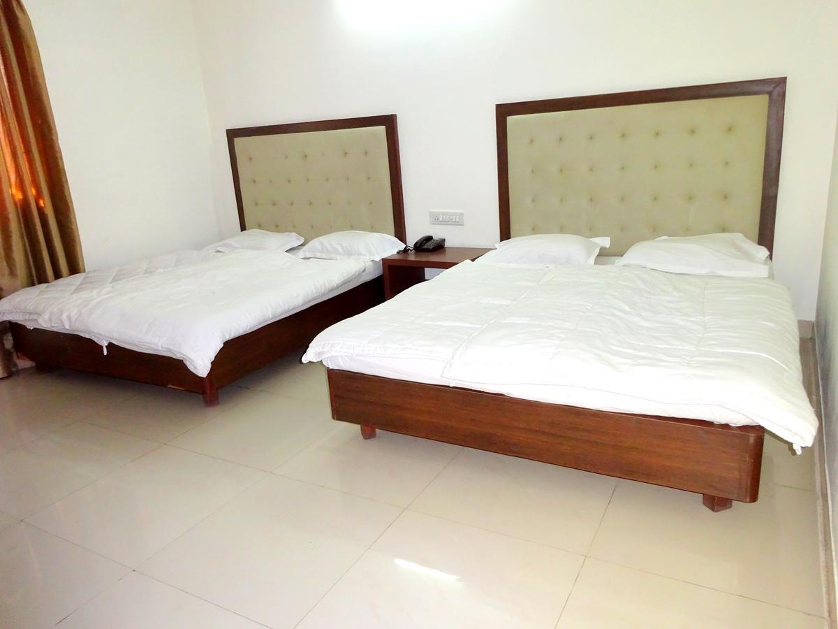 Hotel Utsav Nāthdwāra Екстериор снимка