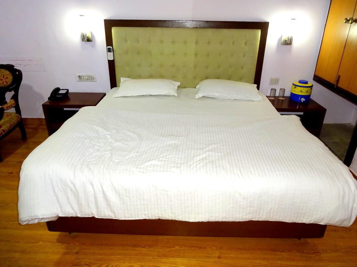 Hotel Utsav Nāthdwāra Екстериор снимка