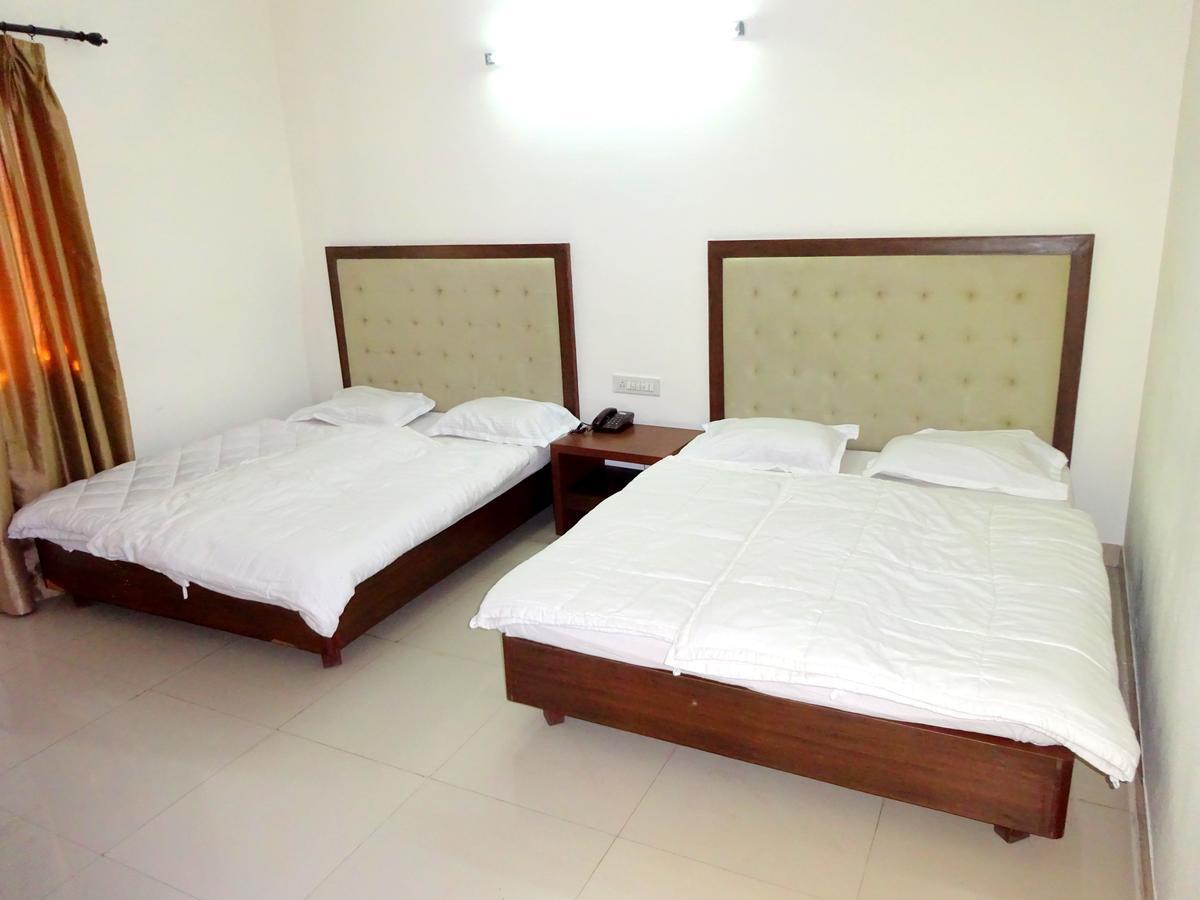 Hotel Utsav Nāthdwāra Екстериор снимка