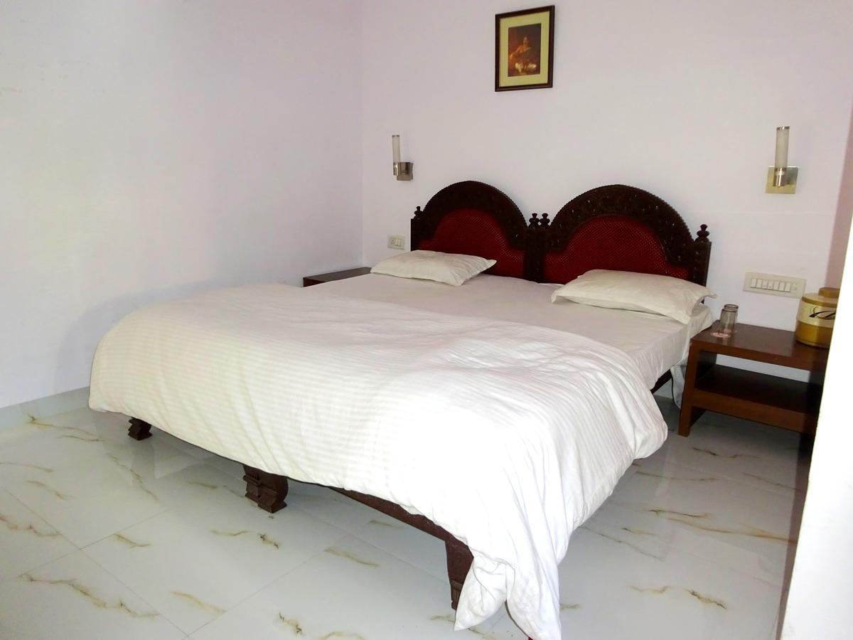 Hotel Utsav Nāthdwāra Екстериор снимка