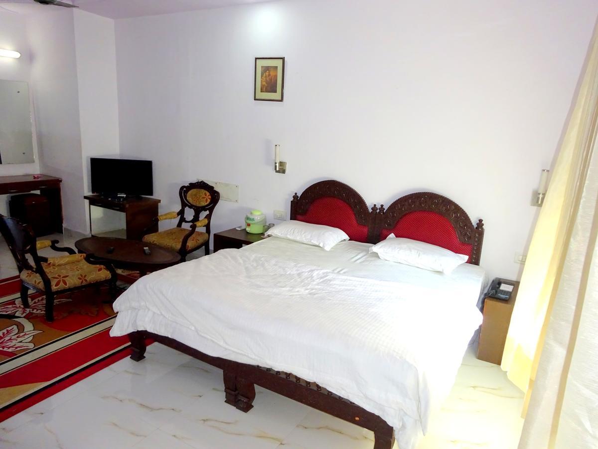 Hotel Utsav Nāthdwāra Екстериор снимка